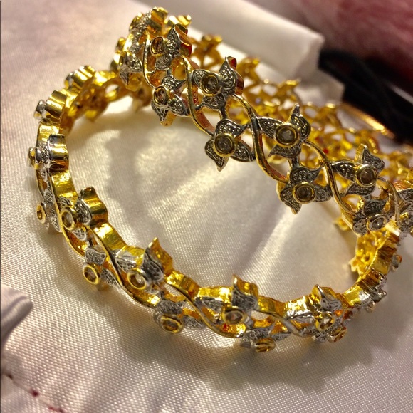 Jewelry - Bangels
